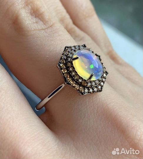 Серебряное кольцо с опалом и сапфирами