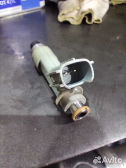 Форсунка топливная Пежо 107 1984 f9 Denso