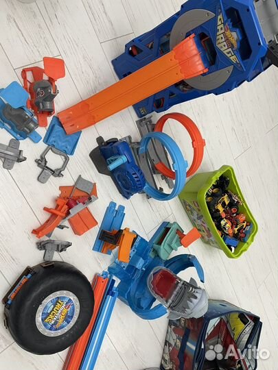 Hot wheels трек машинки