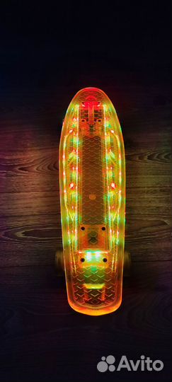 Светящийся скейтборд