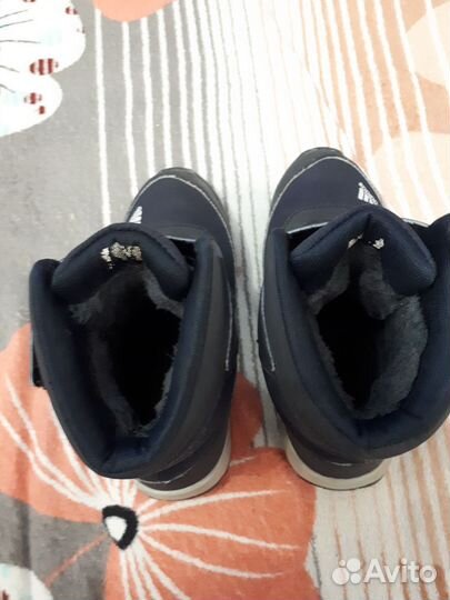 Ботинки зимние на мальчика р.35