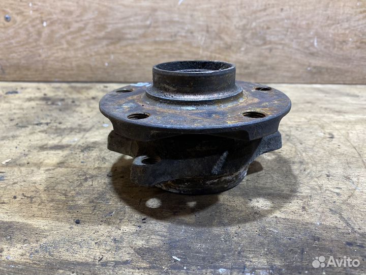 Ступица передняя Audi A4 B7