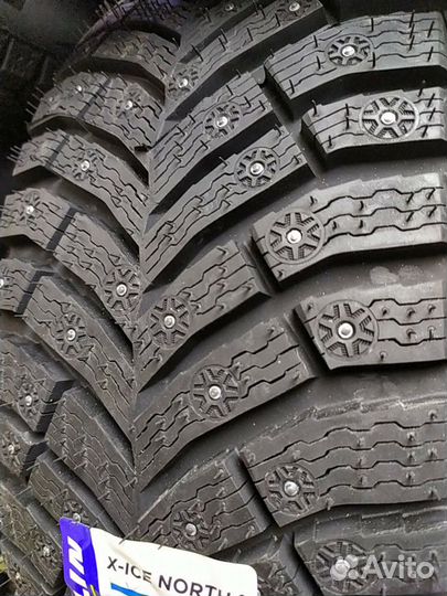 Michelin X-Ice North 4 215/65 R16