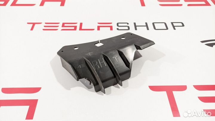 Кронштейн крепления бампера переднего левый Tesla