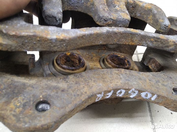 Суппорт передний правый 4007 2008-2013