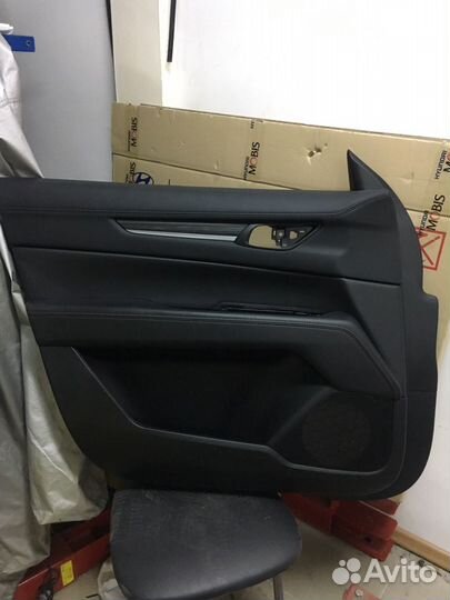 Внутренняя обшивка передней левой двери Mazda CX-5