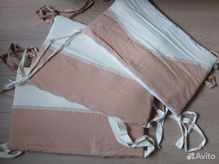 Комплект бортиков и постельное белье