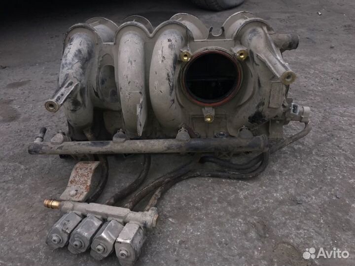 Коллектор впускной Renault Logan LM05 K4M 2008