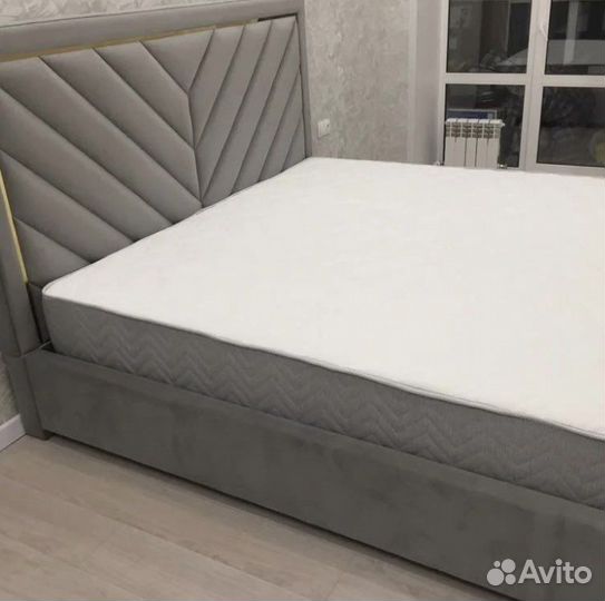 Интерьерные кровати