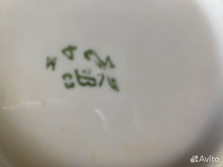 Чашки и блюдца сахарница и заварочный чайник