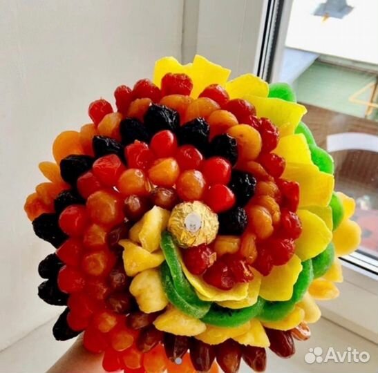 Букеты из сухофруктов, конфет, орехов