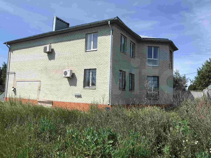 Дом 587 м² на участке 15 сот.