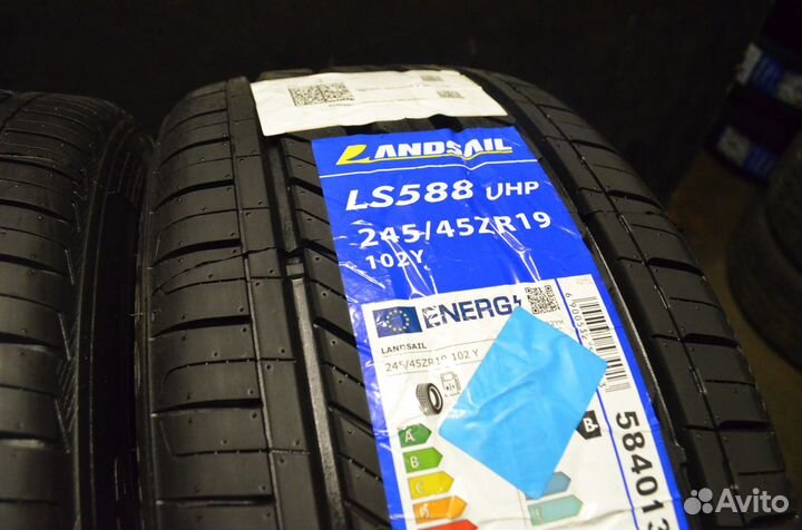 Landsail LS588 UHP 245/45 R19 102Y