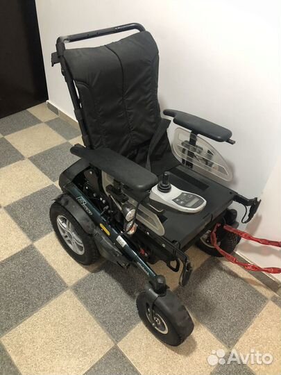 Инвалидная коляска с электроприводом
