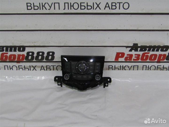 Блок управления магнитолой Chevrolet Cruze седан