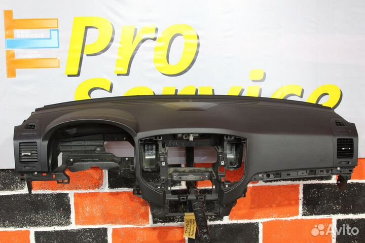 Торпедо Mitsubishi Pajero 4 панель приборов