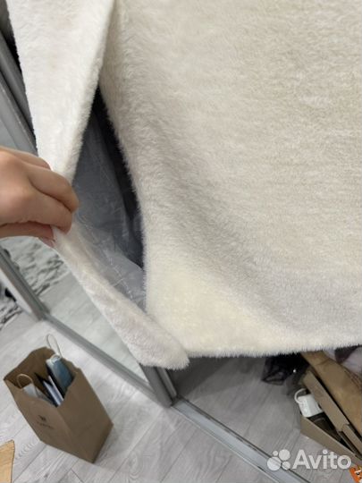 Шуба из эко меха белая