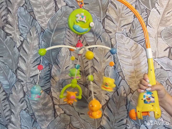 Карусель на детскую кроватку