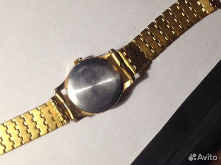 Часы позолоченные