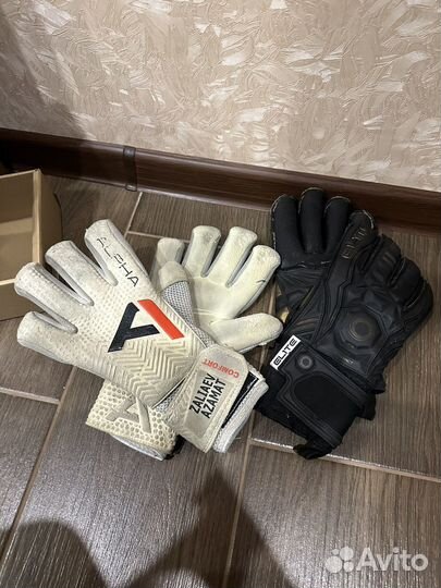 Вратарские перчатки для футбола