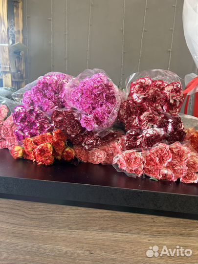 Гвоздика в наличии