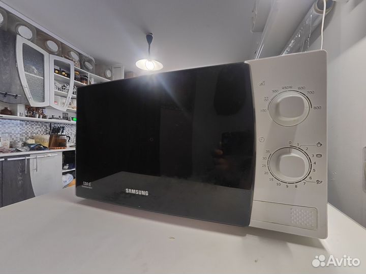 Микроволновая печь Samsung me81krw бу