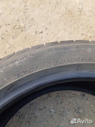 Yokohama Advan Sport V107 225/45 R19