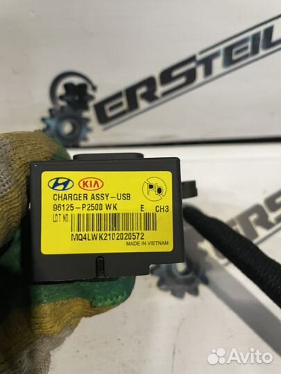 Зарядка USB на третий ряд сидений KIA sorento MQ4