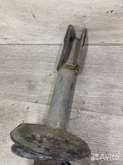 Амортизатор передний правый Renault Logan