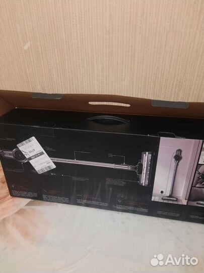 Пылесос вертикальный RED solution RV-UR362