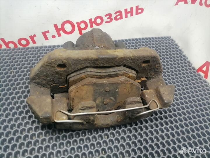 Суппорт передний правый Ford Maverick