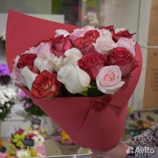 Букет разноцветных роз, Эквадор, 50см 31 шт