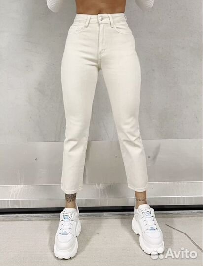 Джинсы белые