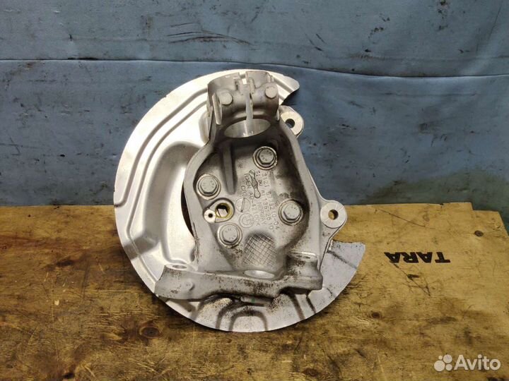 Кулак передний правый BMW E90 LCI N46