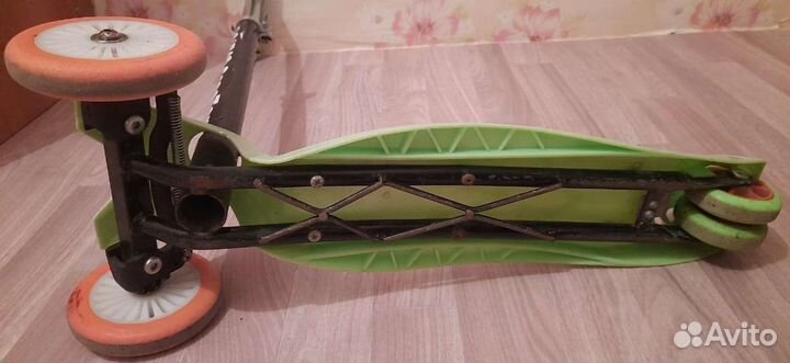 Самокат детский трехколесный с подсветкой