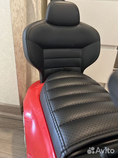 Машинка каталка толокар с ручкой