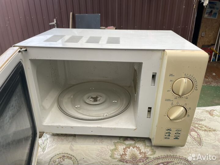 Микроволновая печь Elenberg