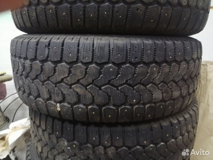 Yokohama IceGuard Stud IG65 215/65 R16 98Q