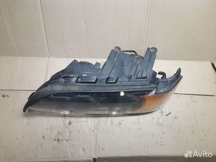 Фара левая BMW X5 (E53)