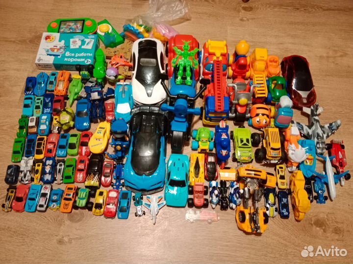 Игрушки пакетом машинки