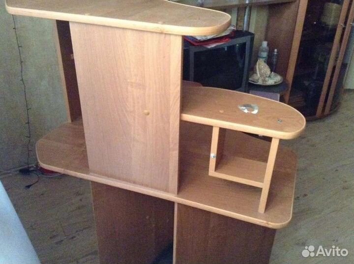 Продаю стол