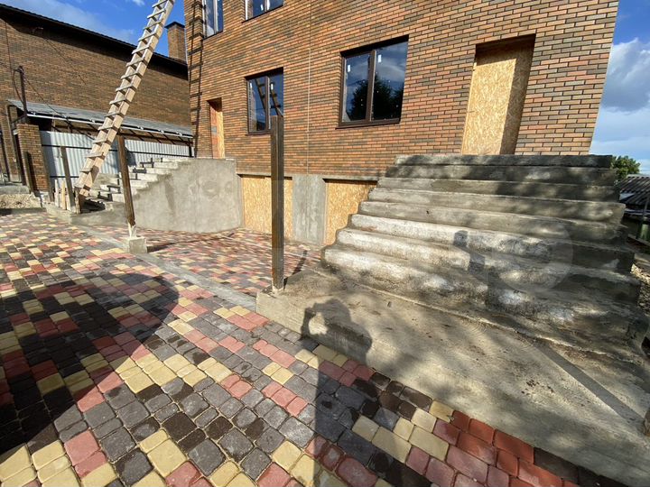 Таунхаус 140 м² на участке 6 сот.