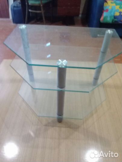 Стеклянная тумба под тв
