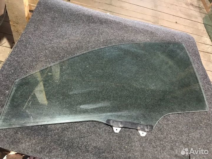 Стекло двери переднее левое Honda Cr-V 3 2007-2012