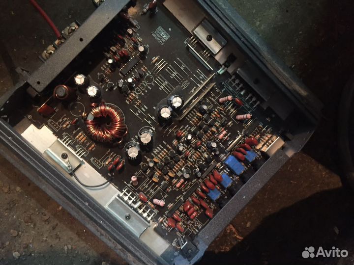 Усилитель Blaupunkt gta 250