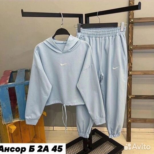 Спортивный костюм женский