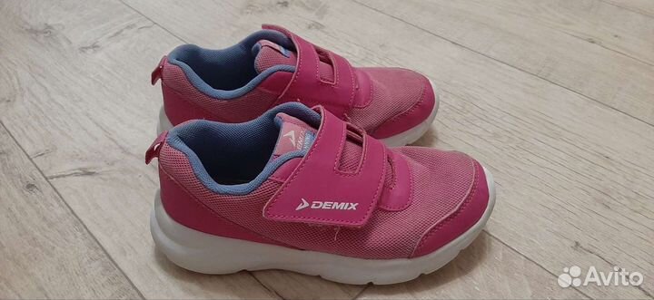 Кроссовки для девочки 33р