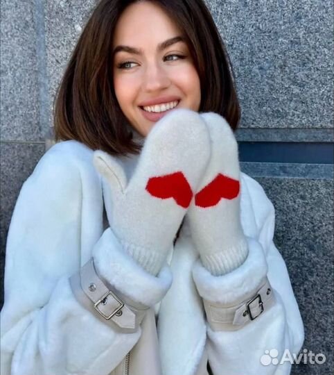 Варежки женские милые