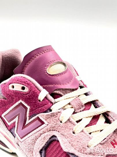 NEW balance 2002R pink