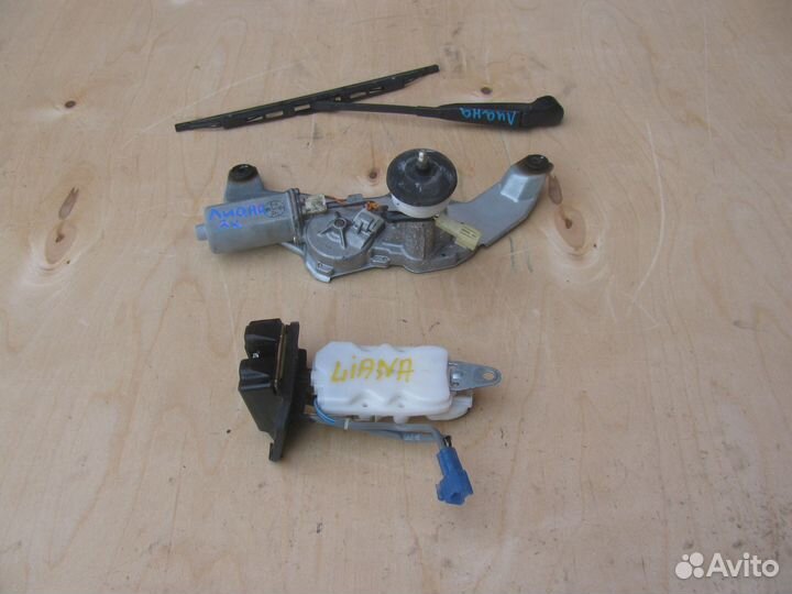 Задний дворник моторчик Suzuki Liana